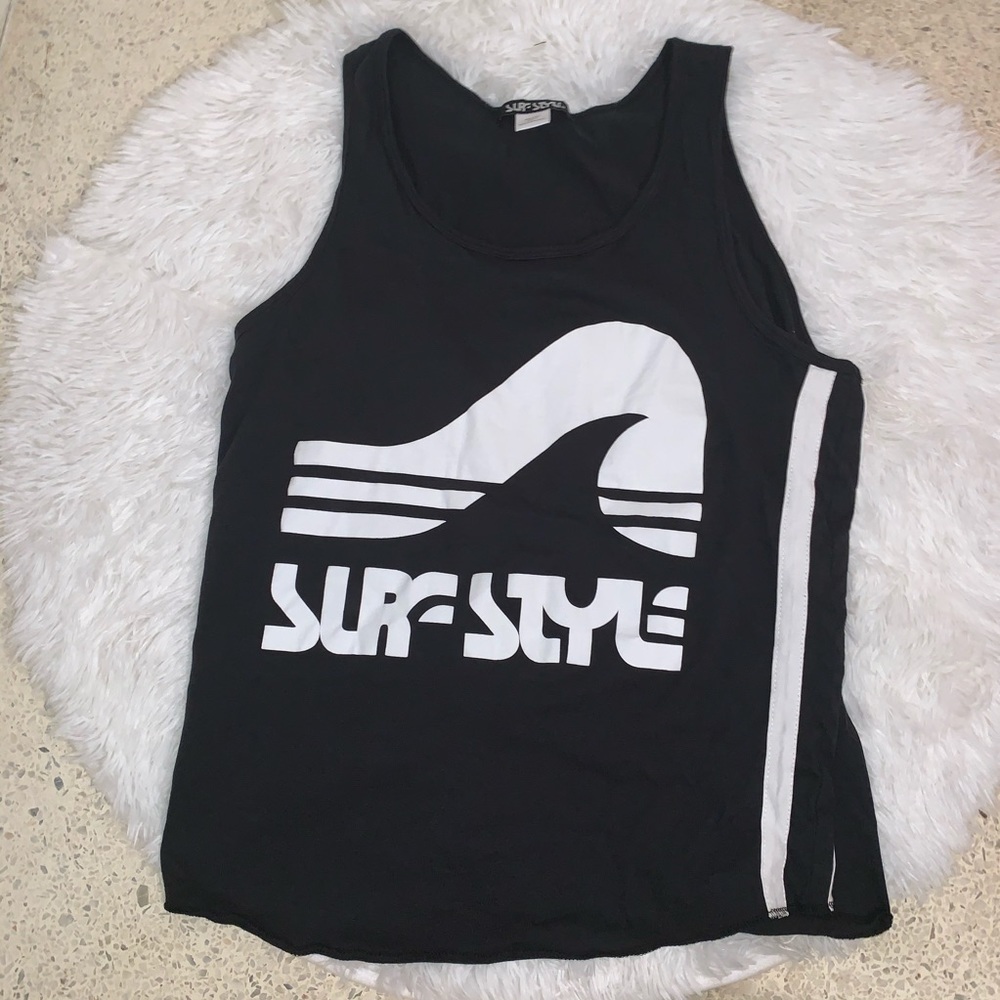 Men’s surf style size medium tank